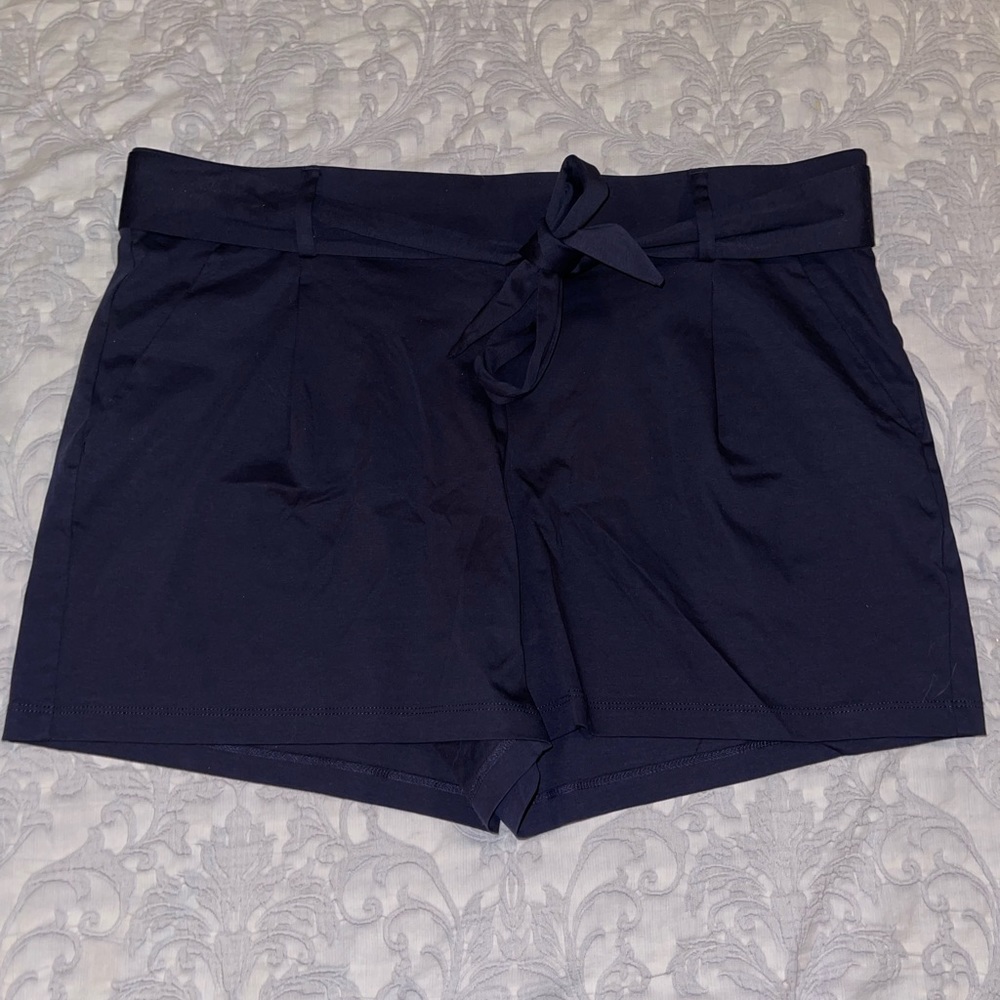 LOFT Pull-on Tie Front Navy Shorts Size L BNWT